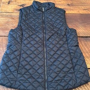 Banana republic ladies quilted vest. Size medium